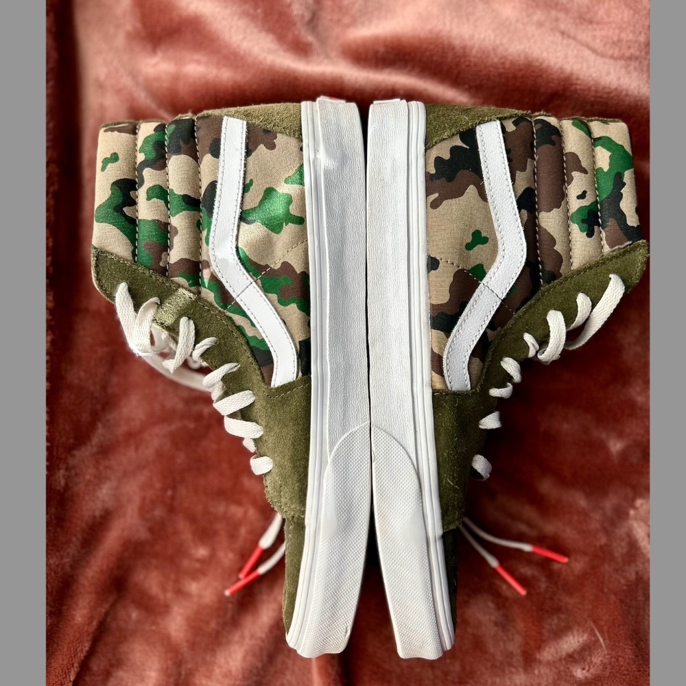 Vans Unisex Sk8-Hi Camo Olive/White Women's 10.5/Men's 9
